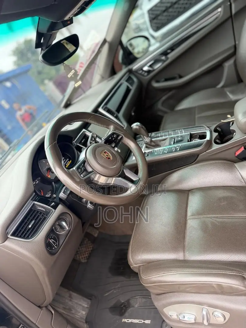 Porsche Macan Turbo 2016 Black