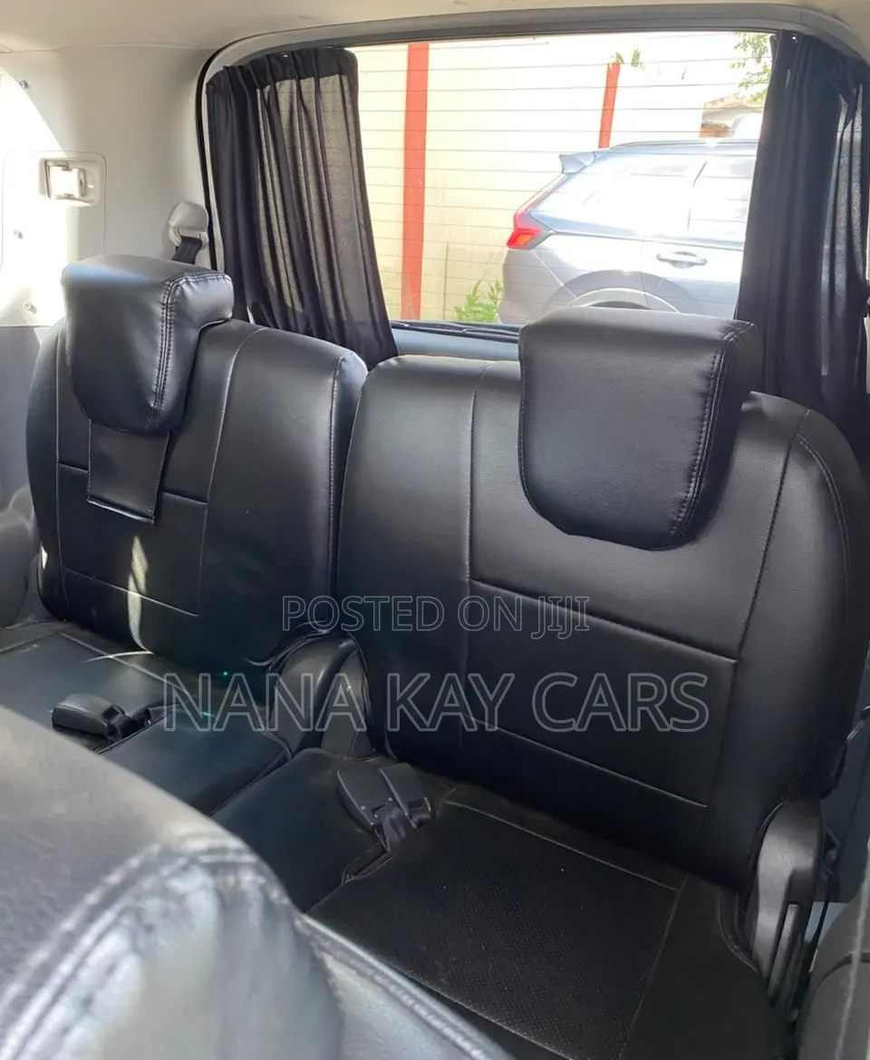Toyota Voxy ZS 4WD 8-Seater 2013 Black