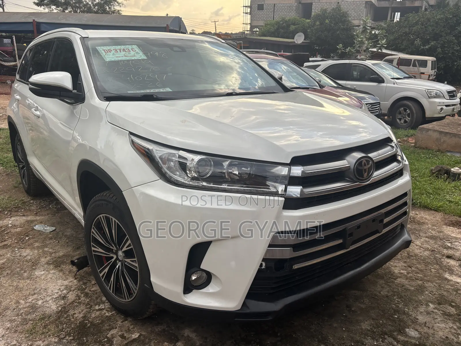 Toyota Highlander XLE 4x4 V6 (3.5L 6cyl 8A) 2018 White
