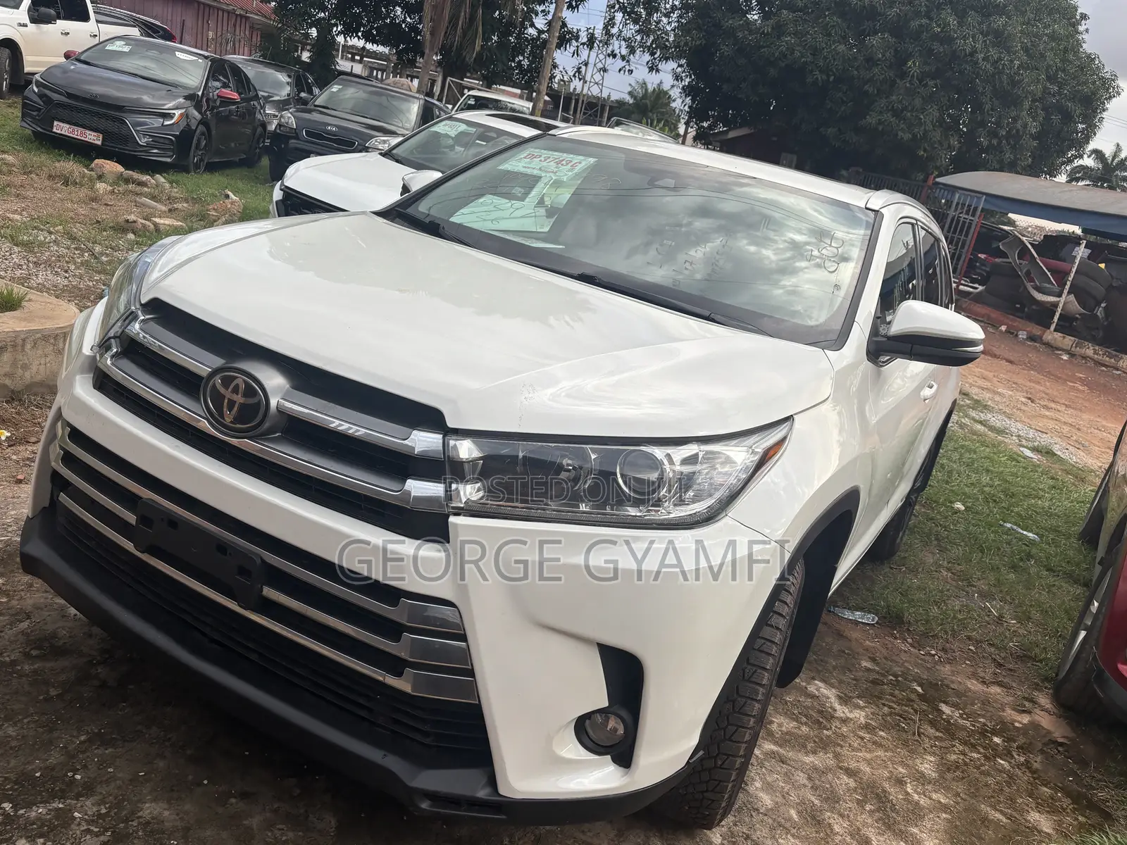 Toyota Highlander XLE 4x4 V6 (3.5L 6cyl 8A) 2018 White