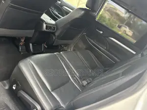 Toyota Highlander XLE 4x4 V6 (3.5L 6cyl 8A) 2018 White