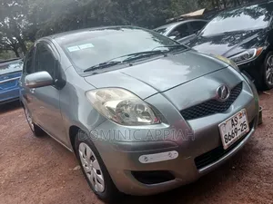 Toyota Vitz 1.3 AWD 5dr 2012 Gray
