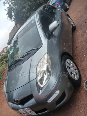 Toyota Vitz 1.3 AWD 5dr 2012 Gray