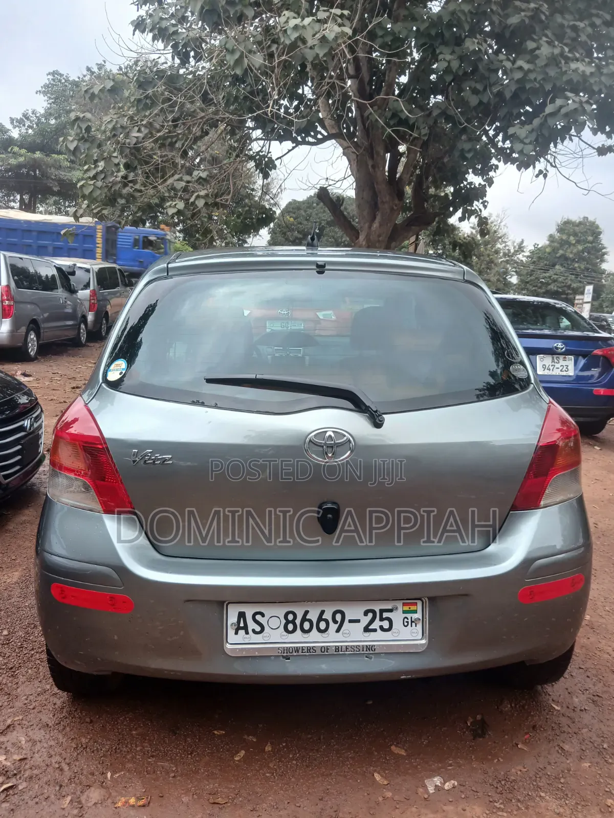 Toyota Vitz 1.3 AWD 5dr 2012 Gray