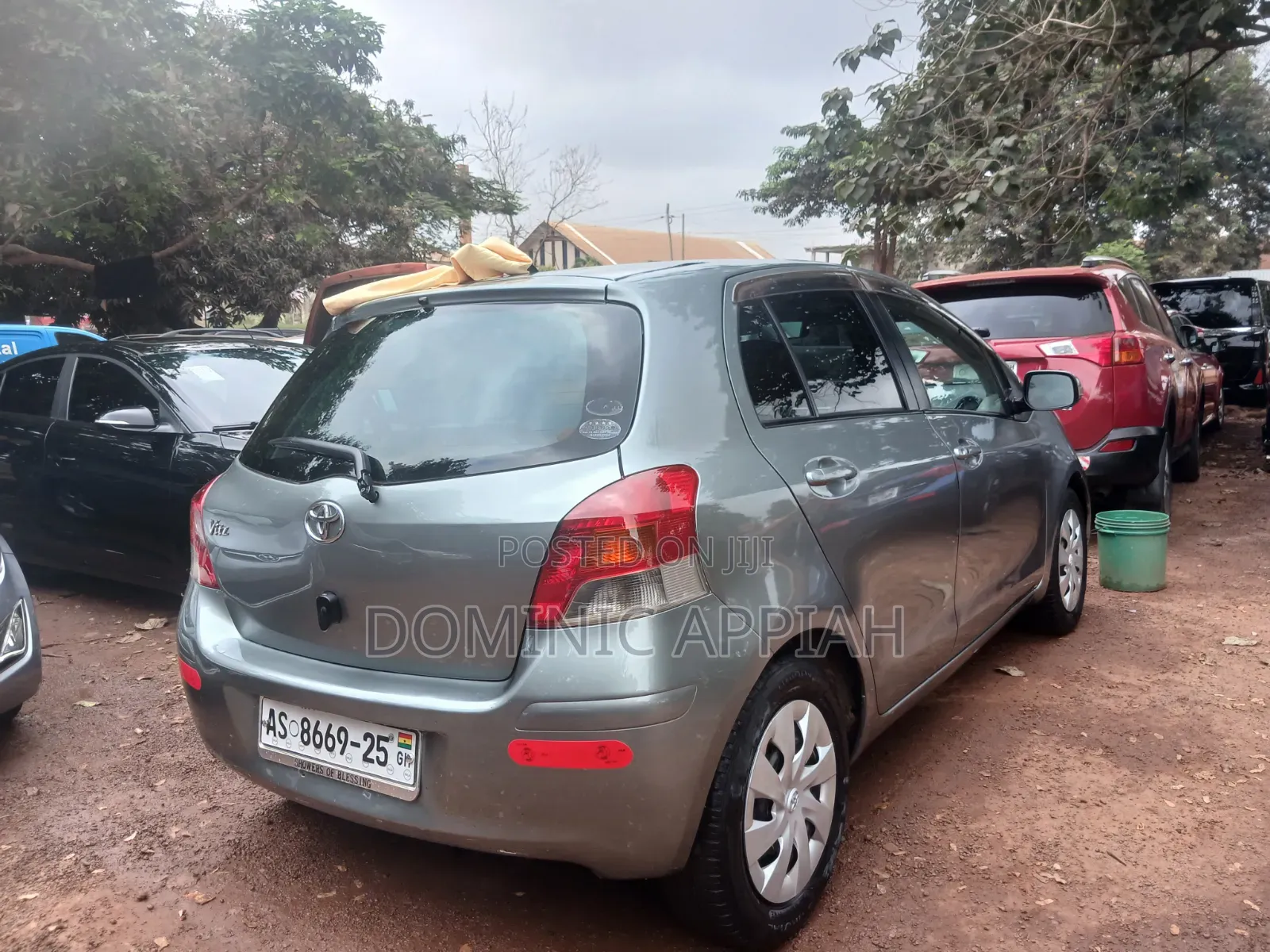 Toyota Vitz 1.3 AWD 5dr 2012 Gray