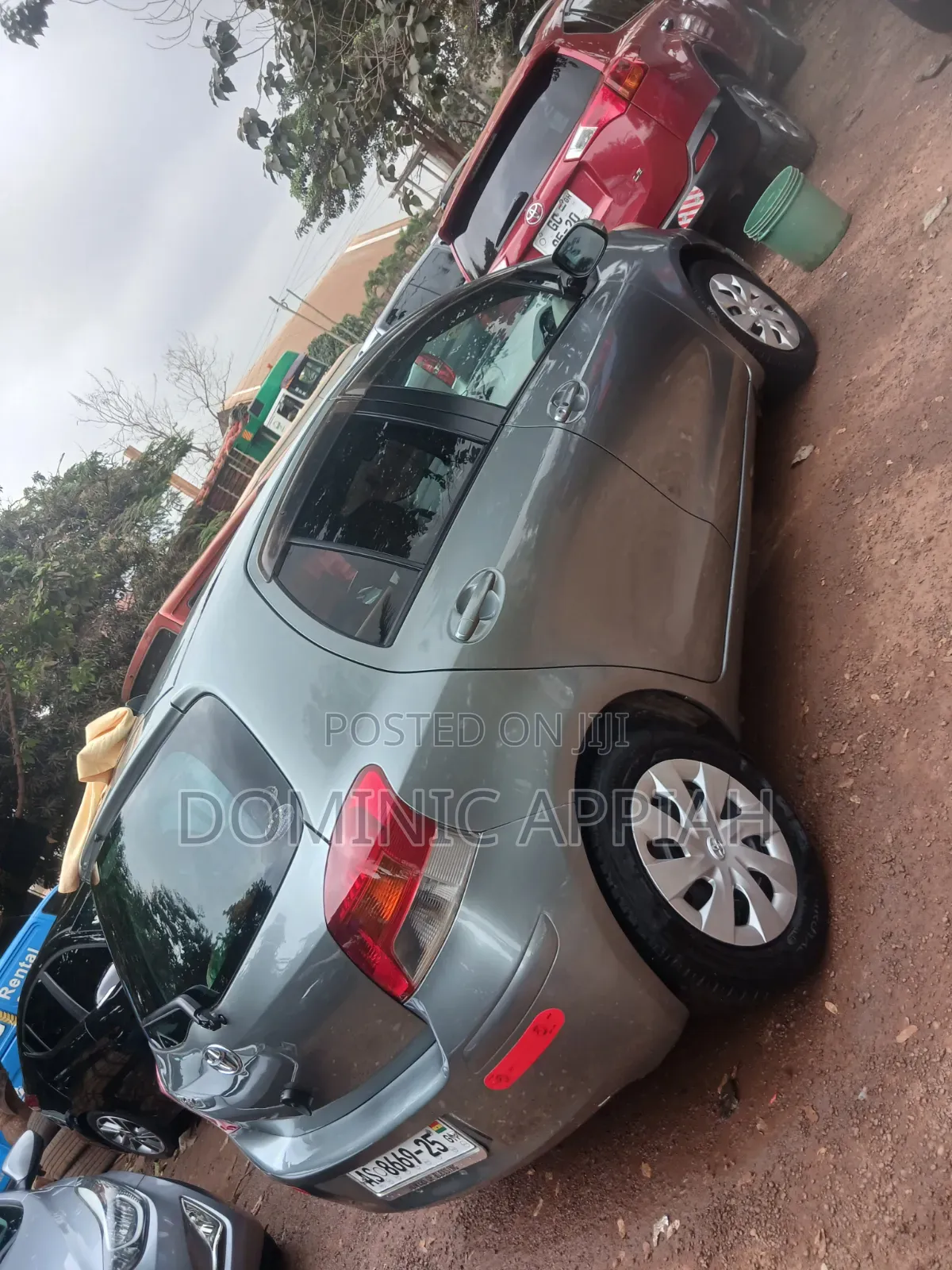 Toyota Vitz 1.3 AWD 5dr 2012 Gray