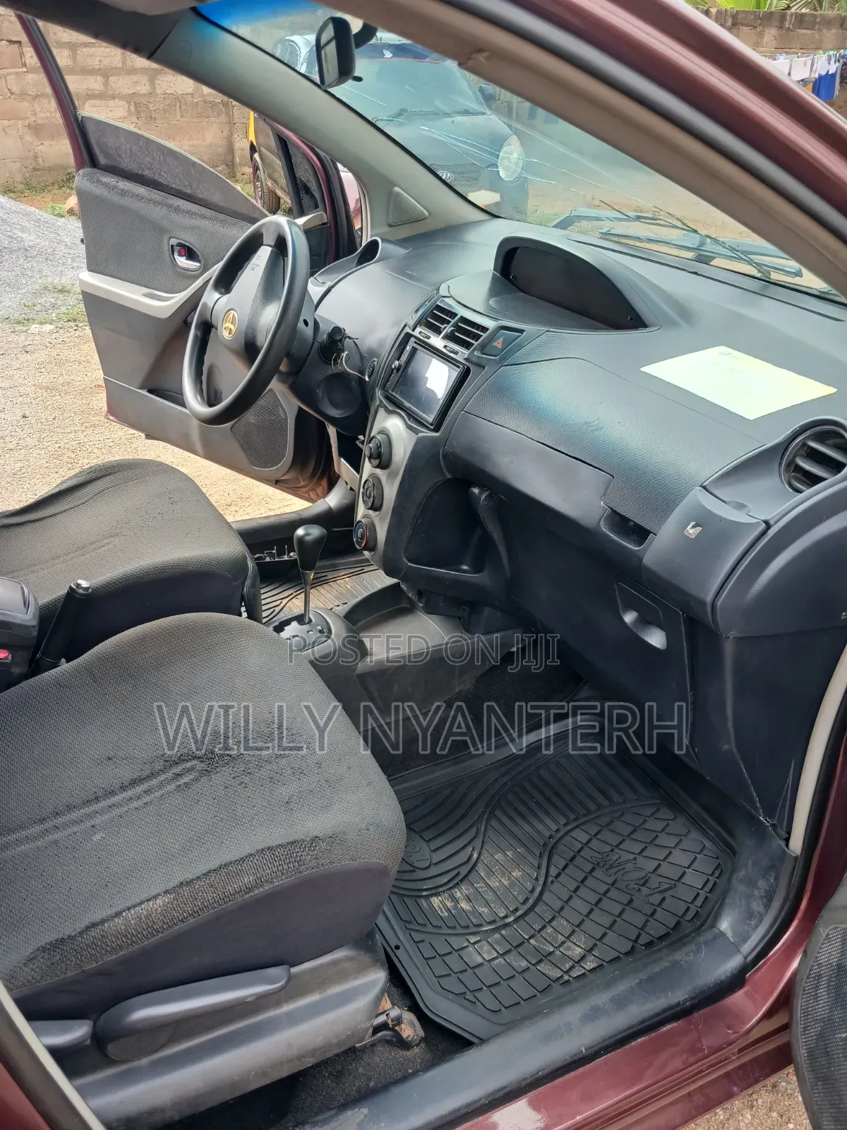 Toyota Vitz 2010 Brown