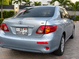 Toyota Corolla 2010 Silver