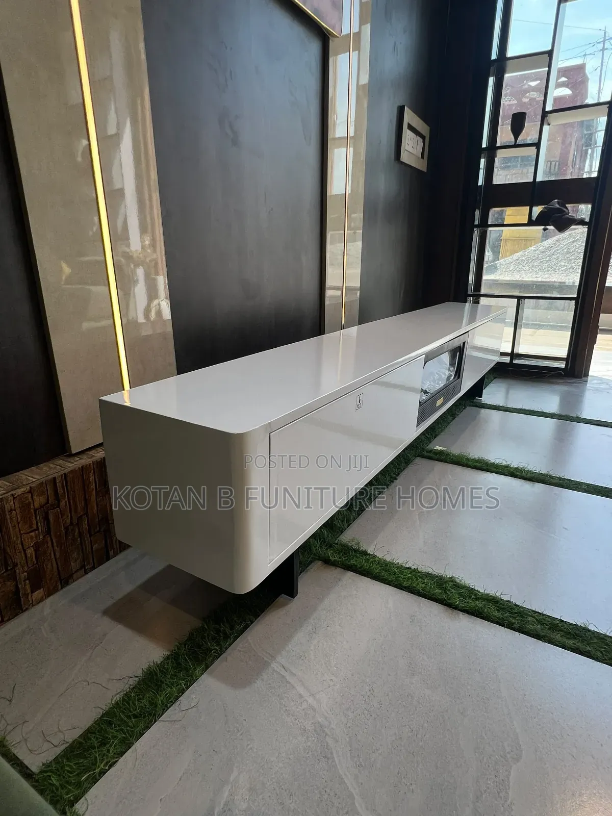 Bluetooth TV Stand