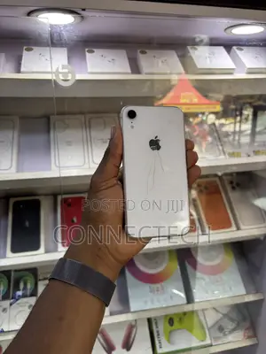 Apple iPhone XR 64 GB White