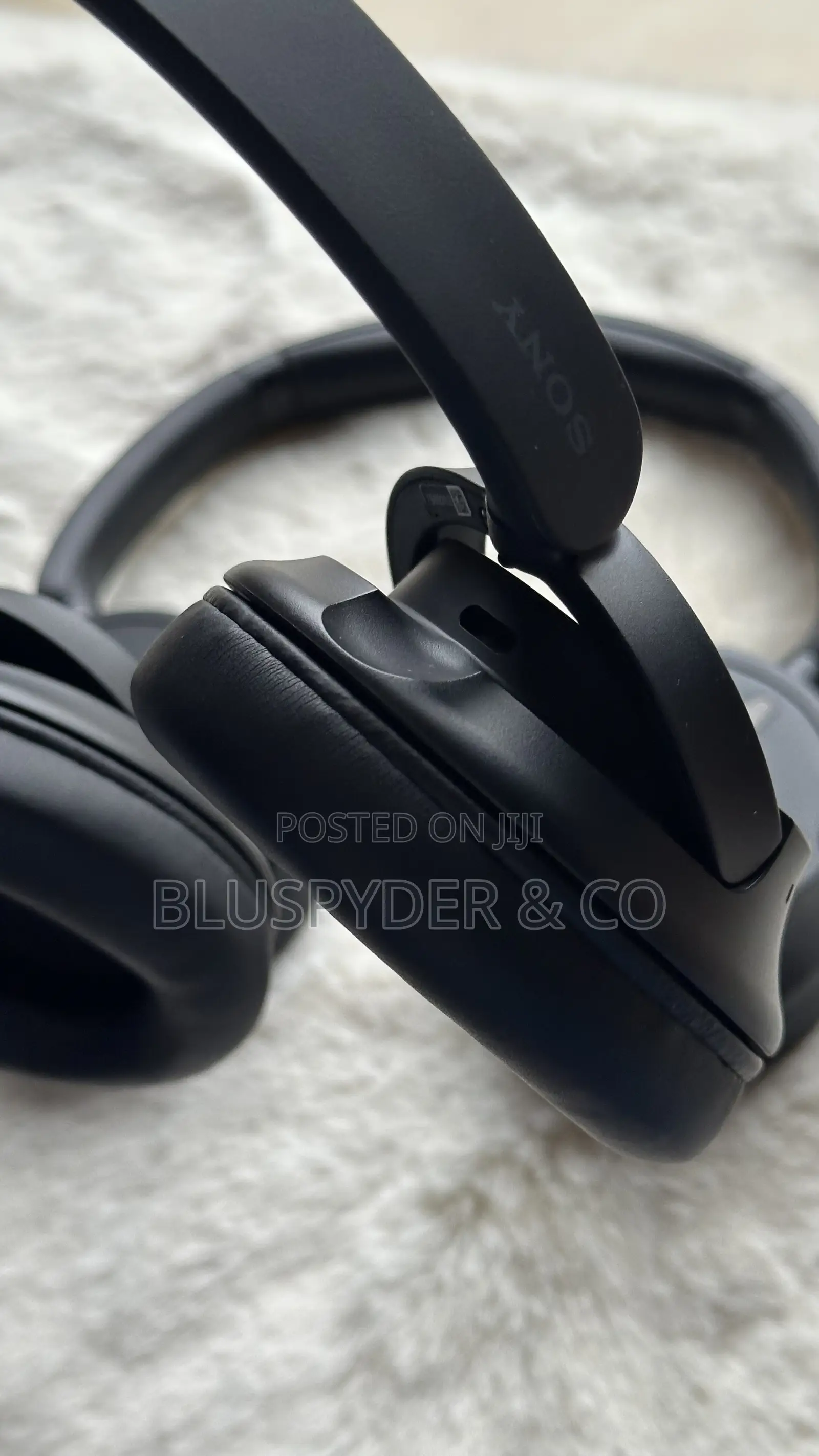 Sony WH-CH720n Noise Cancelling Headphones - Black