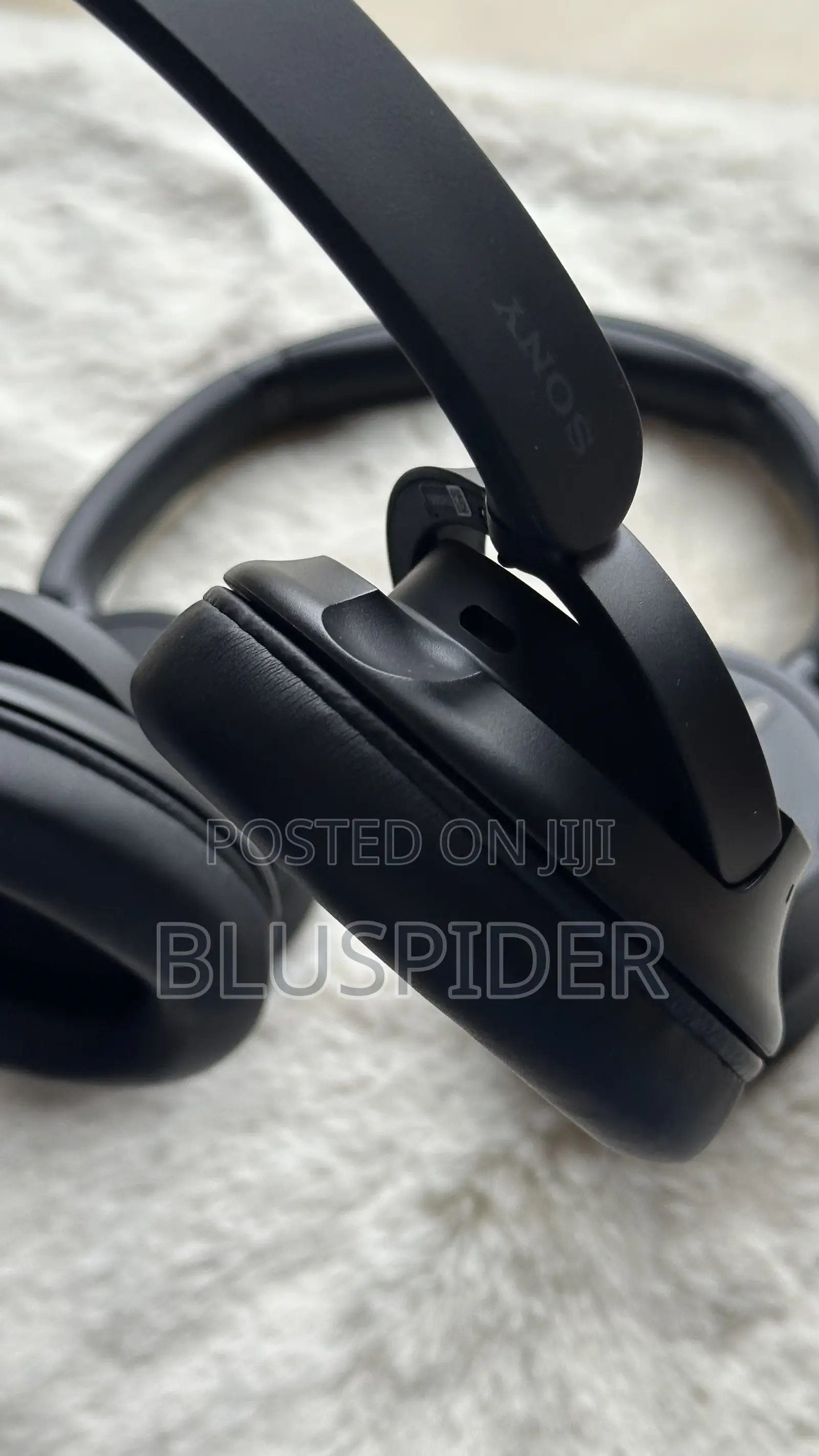 Sony WH-CH720n Noise Cancelling Headphones - Black
