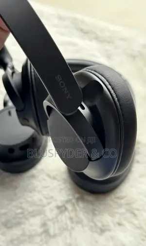 Sony WH-CH720n Noise Cancelling Headphones - Black