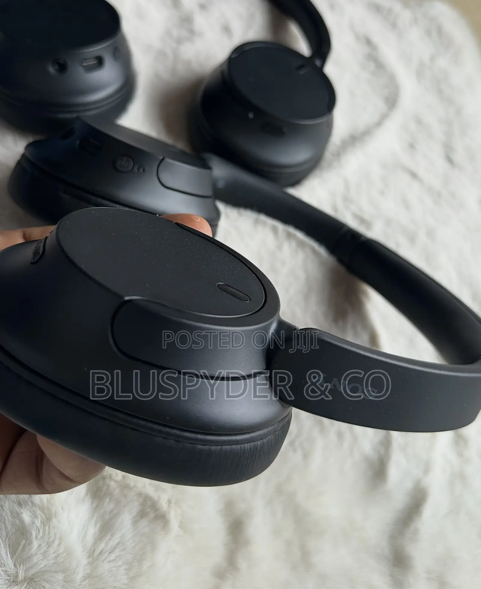 Sony WH-CH720n Noise Cancelling Headphones - Black
