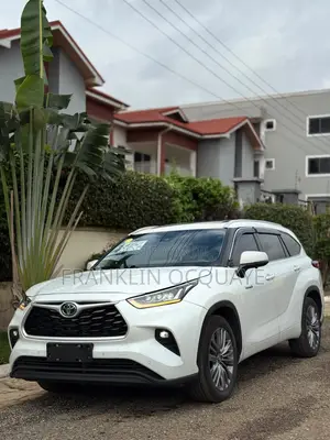 Toyota Highlander XLE 2022 White