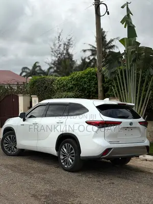 Toyota Highlander XLE 2022 White
