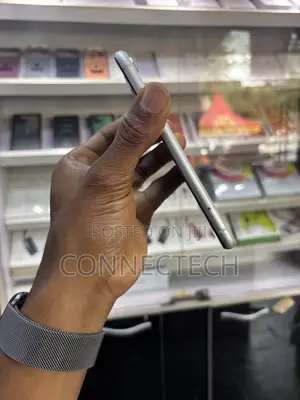 Apple iPhone XR 64 GB White
