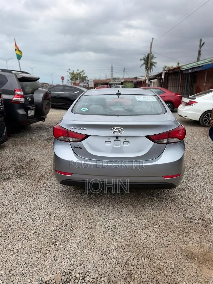 Hyundai Elantra SE Sedan FWD (1.8L 4cyl 6A) 2016 Gray