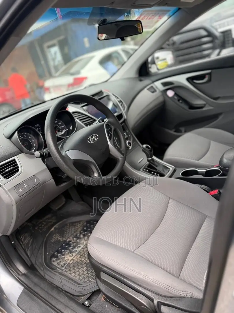 Hyundai Elantra SE Sedan FWD (1.8L 4cyl 6A) 2016 Gray