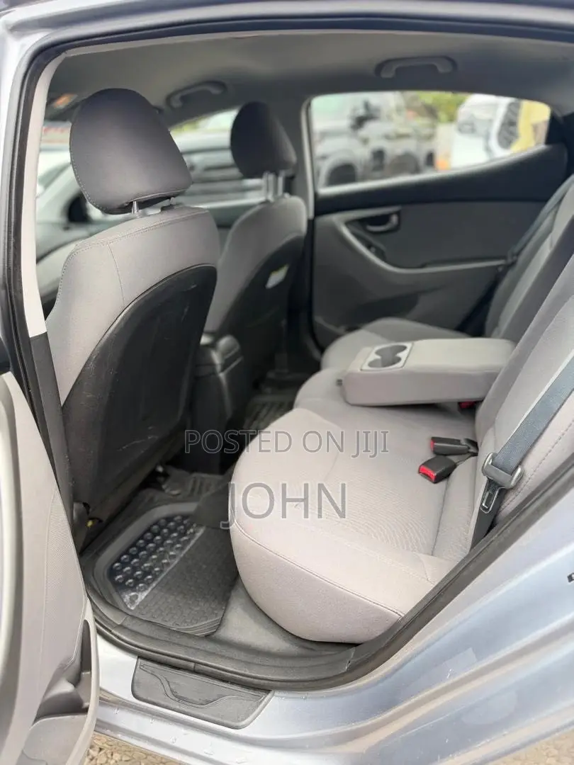 Hyundai Elantra SE Sedan FWD (1.8L 4cyl 6A) 2016 Gray