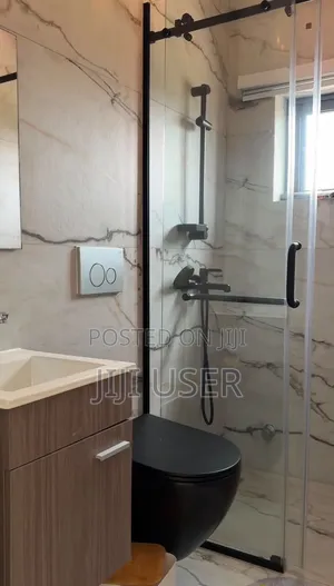 3bdrm House in Bushroad, Accra Metropolitan for sale