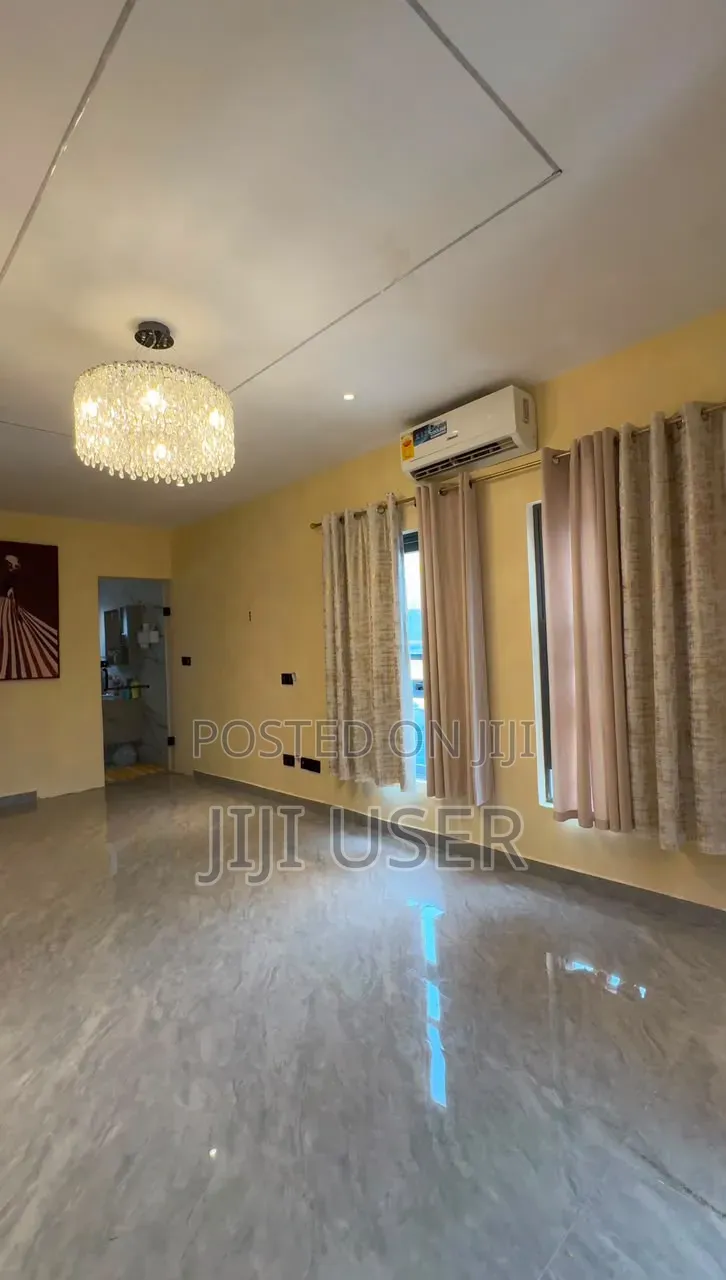 3bdrm House in Bushroad, Accra Metropolitan for sale