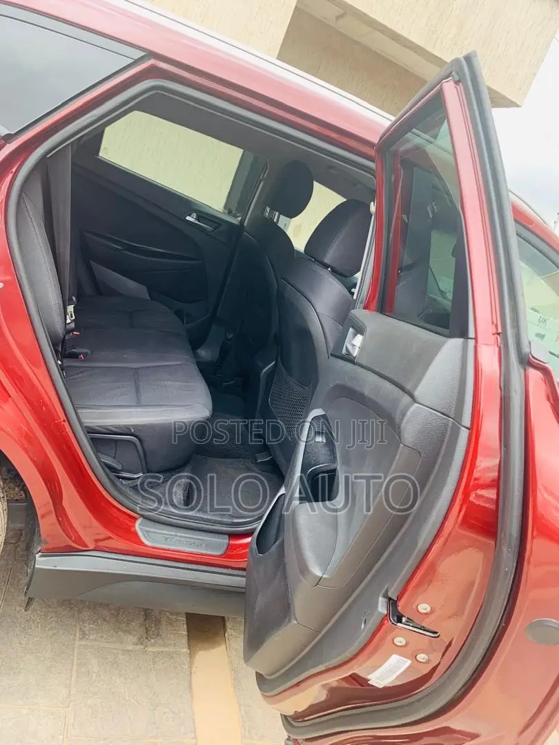 Hyundai Tucson Value FWD 2020 Red