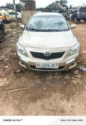 Toyota Corolla 2010 Gold