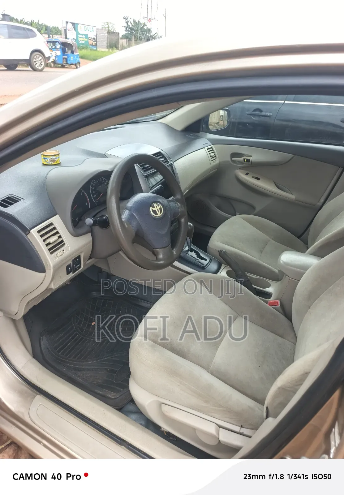 Toyota Corolla 2010 Gold