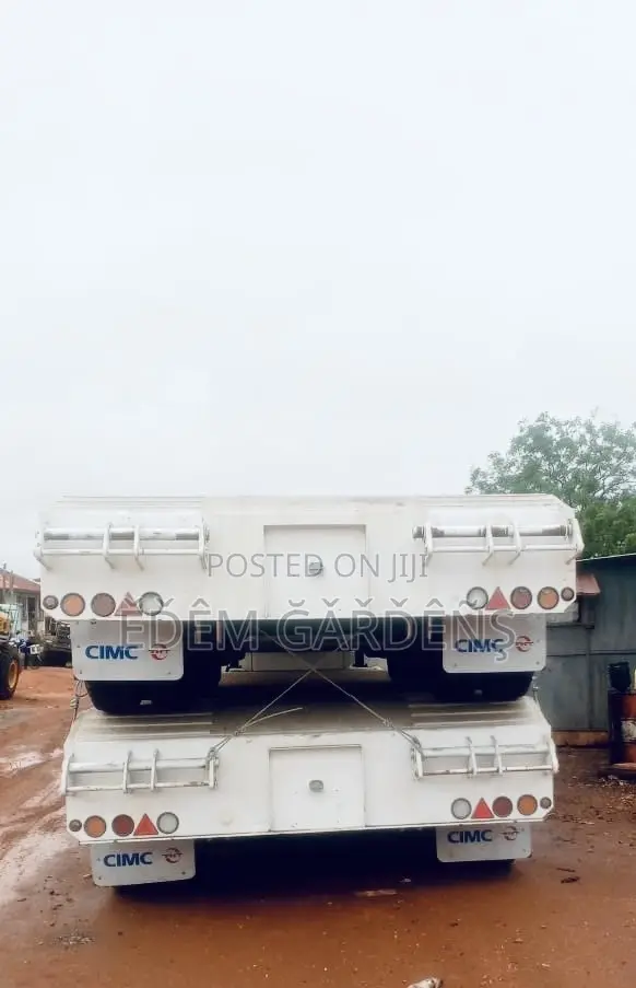 Brand New 3 Axles Lowbed Trucks for Sale