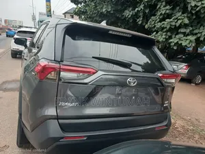 Toyota RAV4 LE 2022 Gray