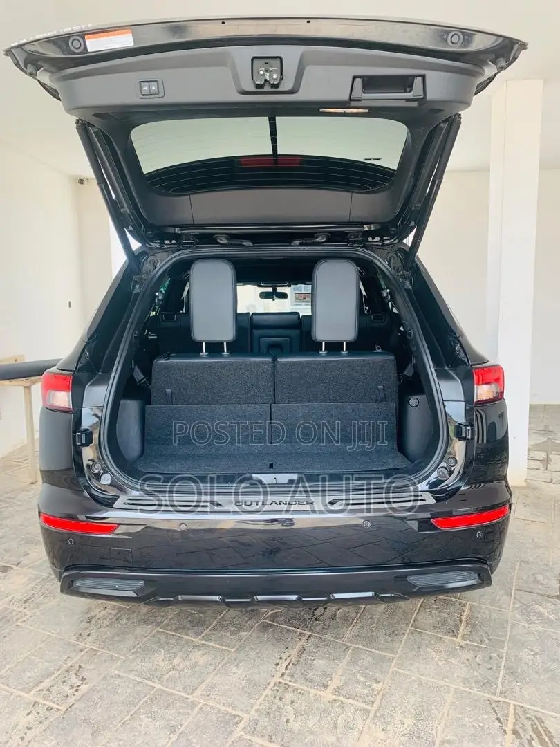 Mitsubishi Outlander SE Black Edition 2023 Black