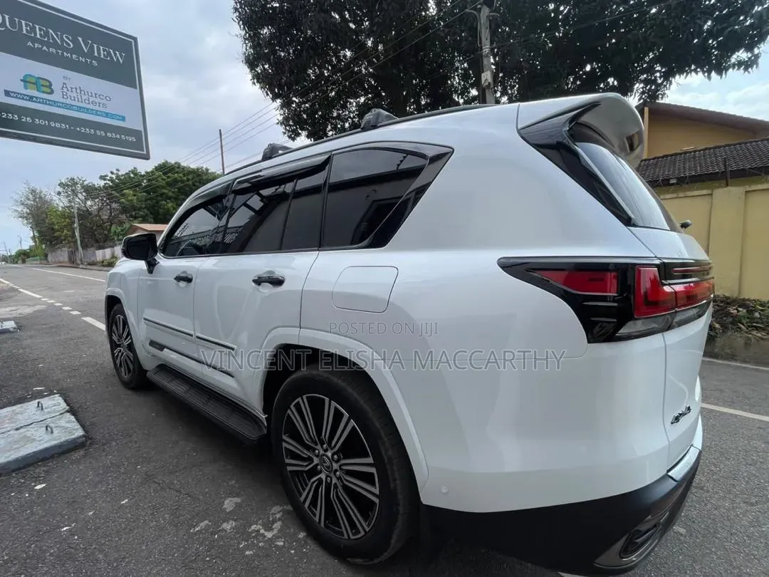 Lexus LX 500d 2026 White