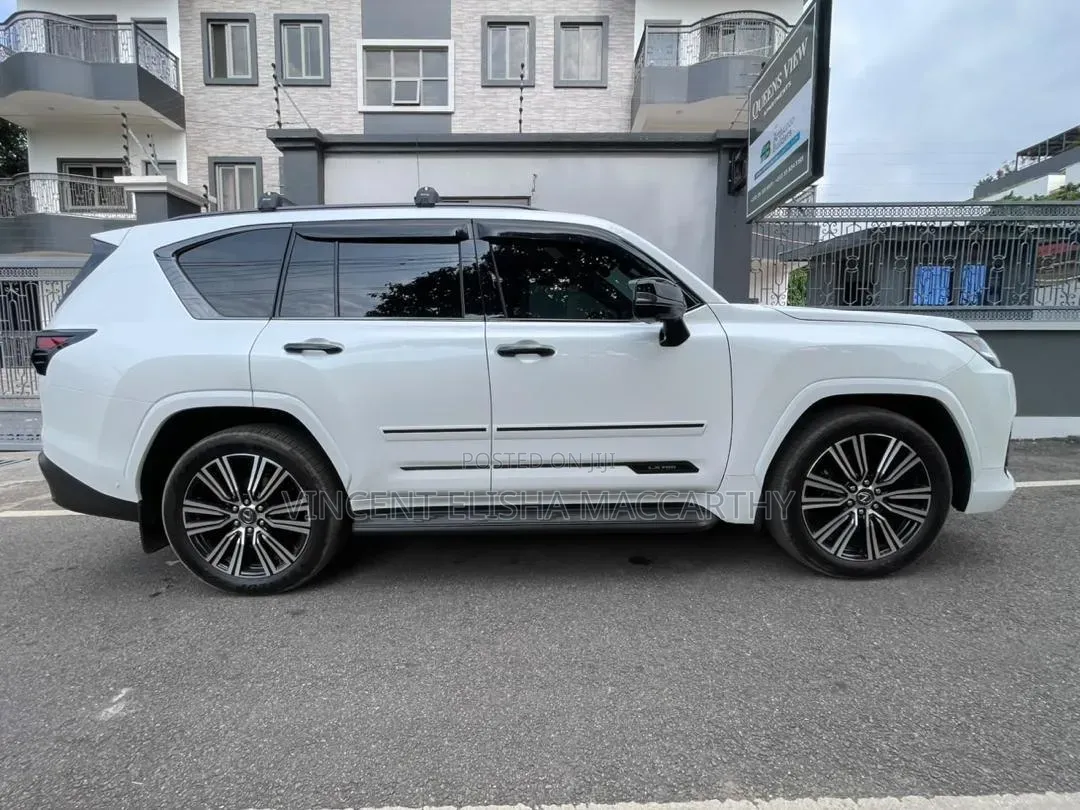Lexus LX 500d 2026 White
