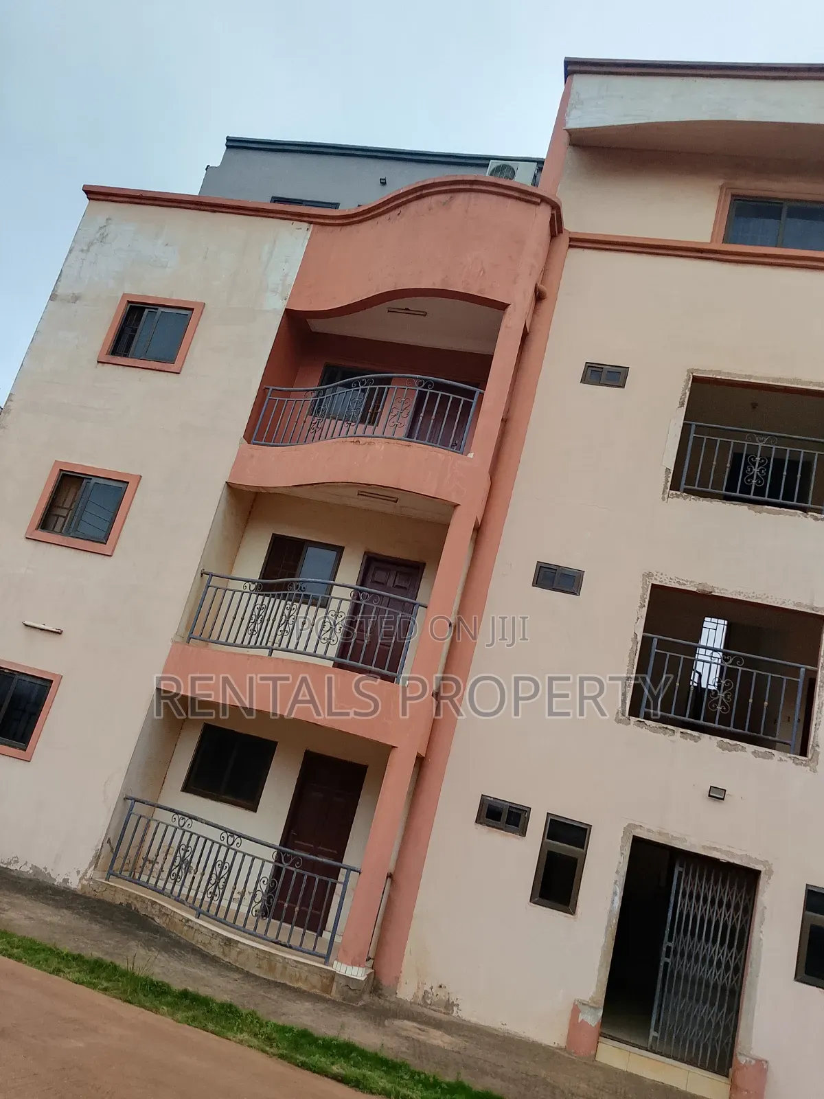 1bdrm Block of Flats in Frafraha for rent