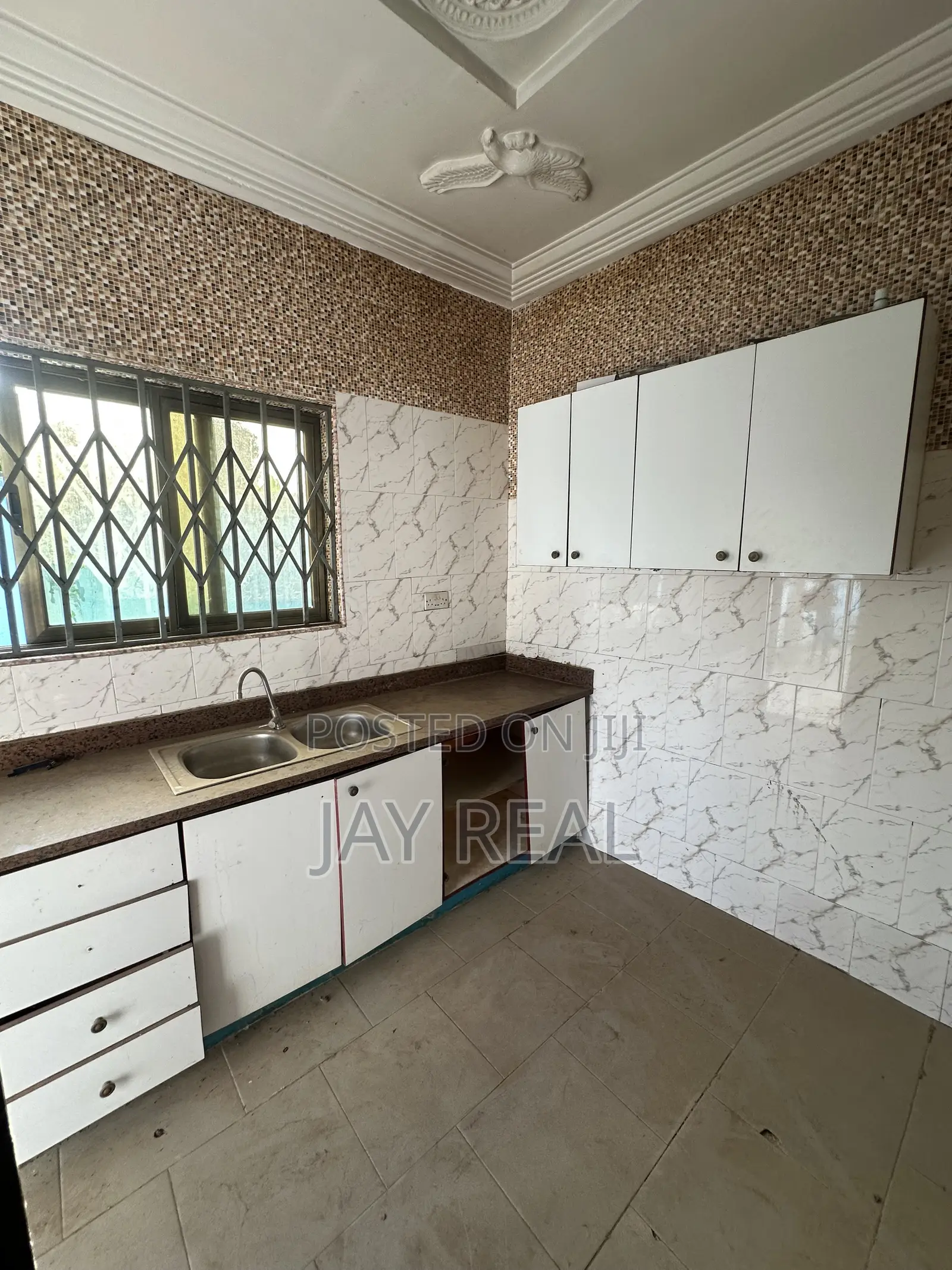 3bdrm Apartment in Jay Real Estate, Kasoa for rent