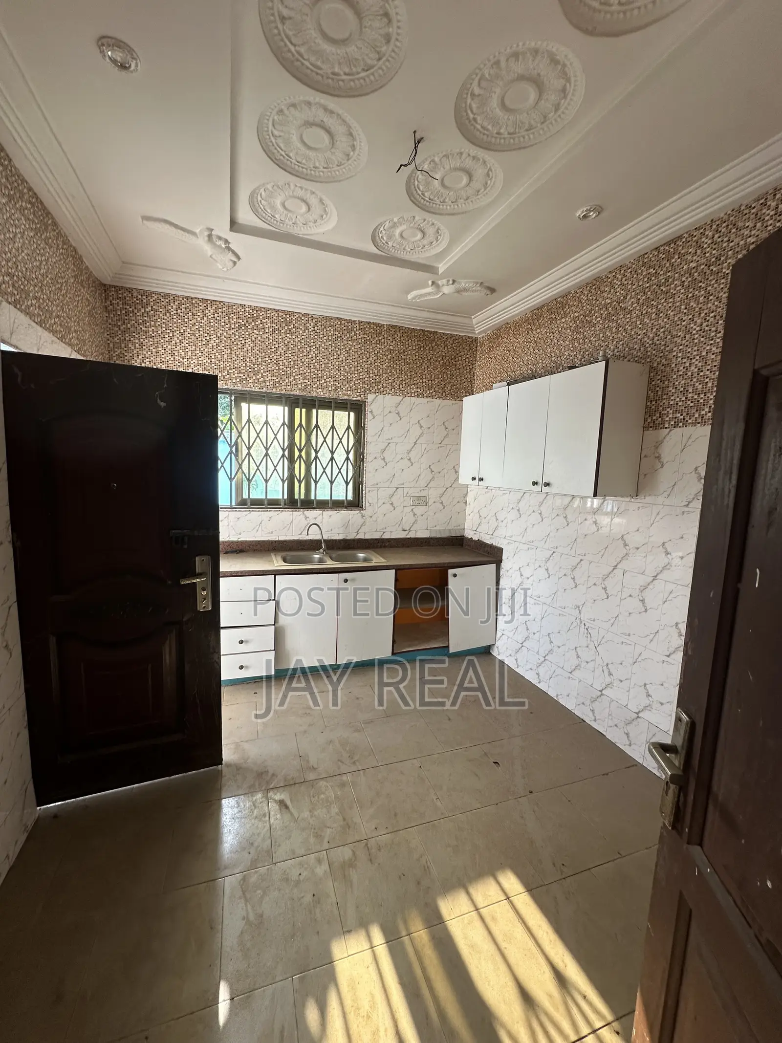 3bdrm Apartment in Jay Real Estate, Kasoa for rent
