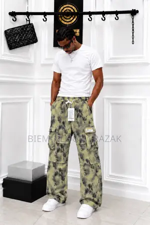 High Quality Single N Double Side Pocket Cargo Pants Available