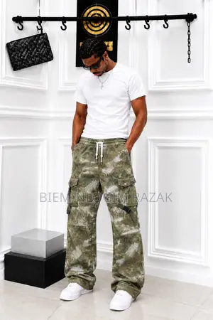 High Quality Single N Double Side Pocket Cargo Pants Available