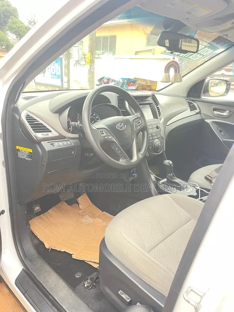 Hyundai Santa Fe 2018 White