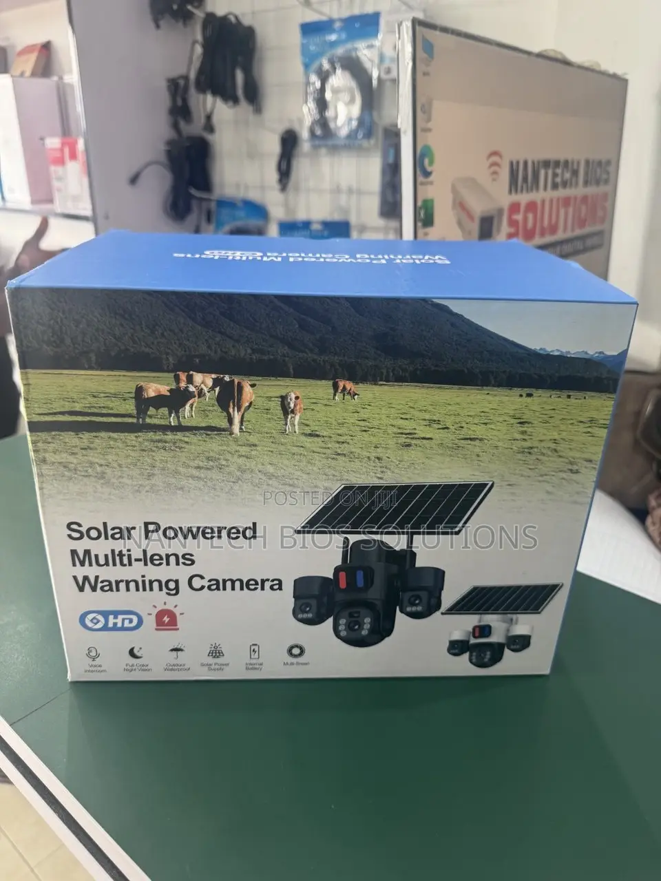 4g Solar Powered 3 Lens Camera