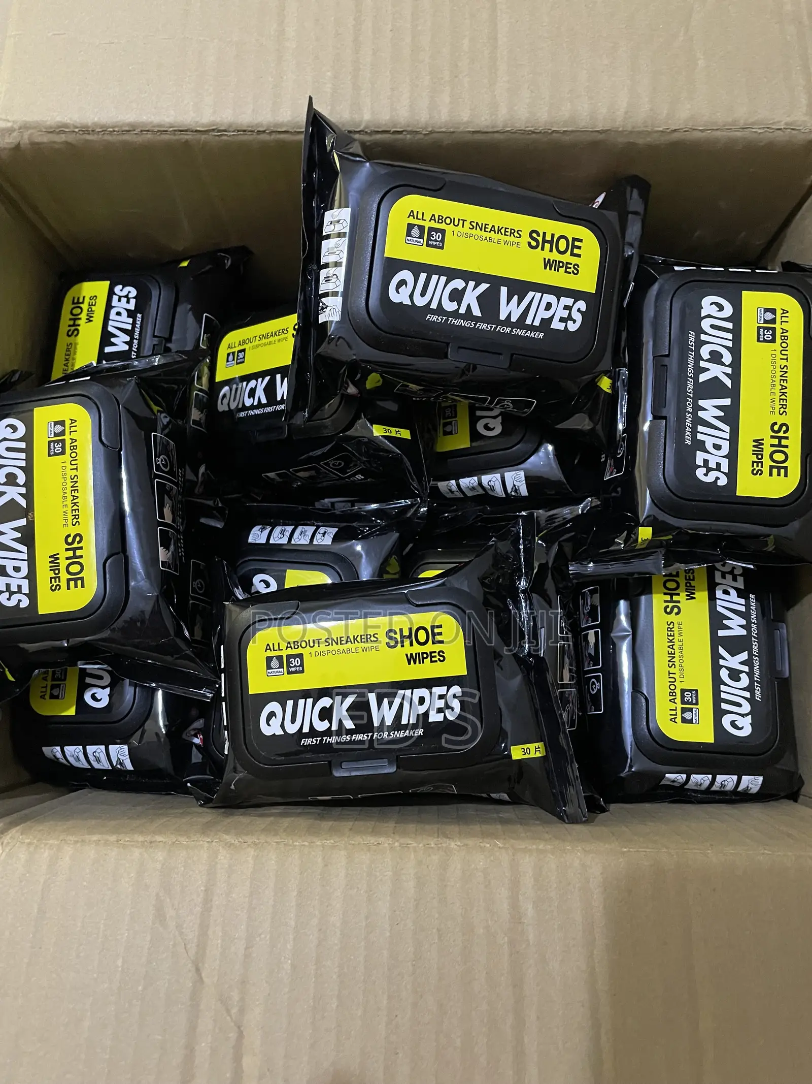 Sneaker Cleaning Kit & Sneaker Quick Wet Wipes