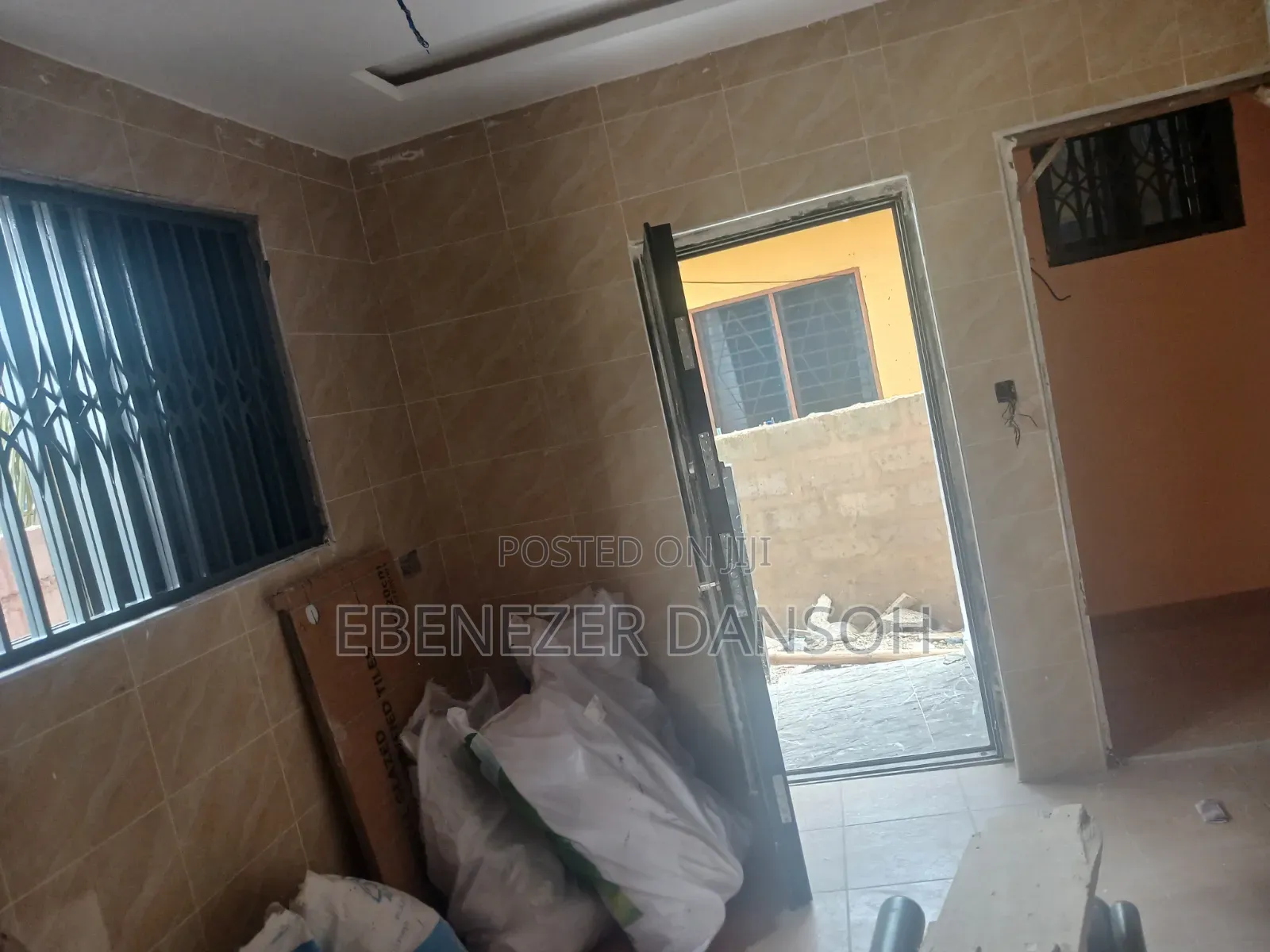 3bdrm Apartment in Kofi Annan, Ledzokuku-Krowor for rent