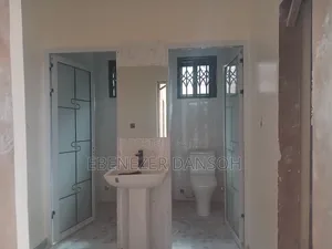 3bdrm Apartment in Kofi Annan, Ledzokuku-Krowor for rent