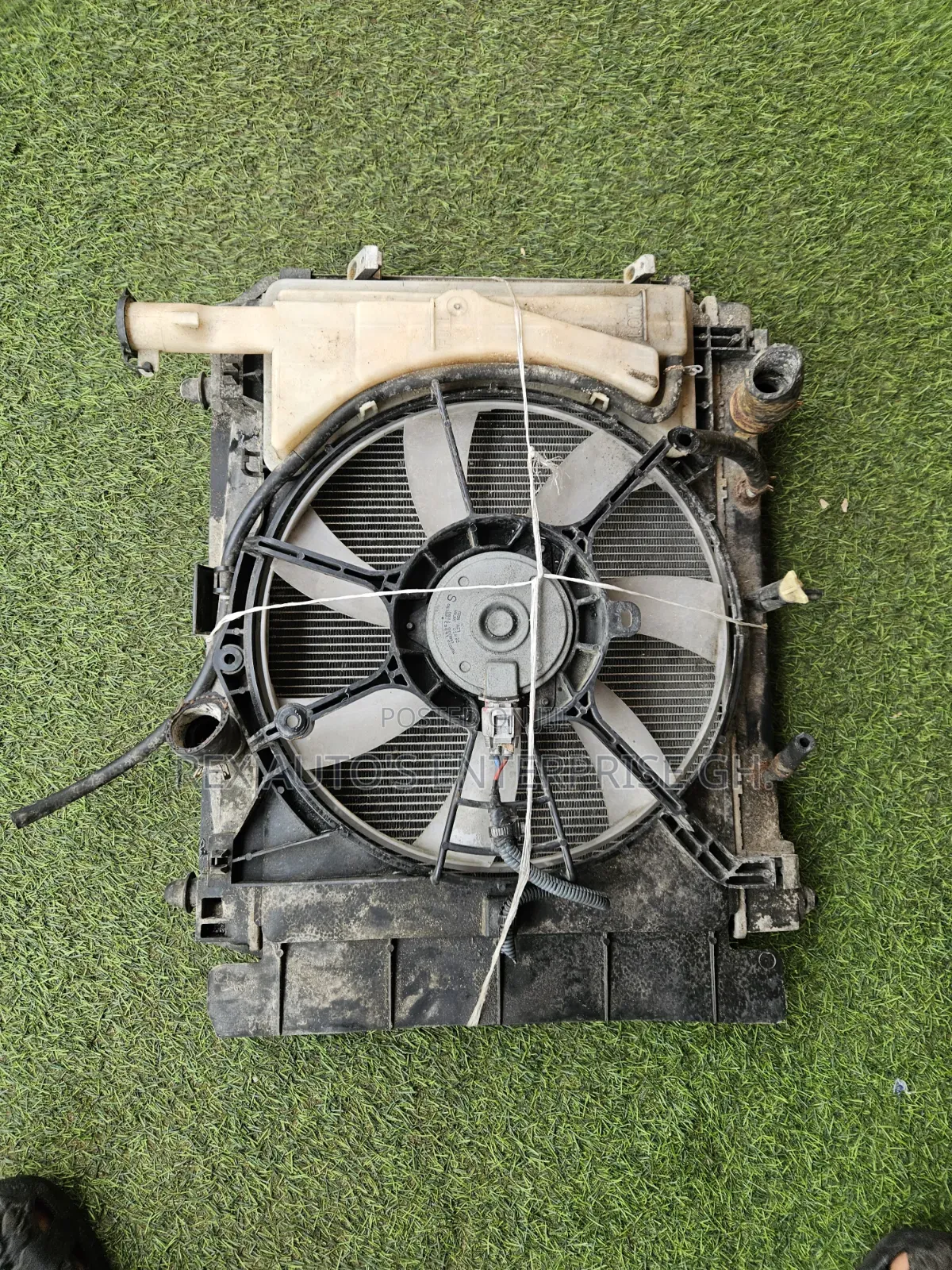 Toyota Yaris 2015,2016,2017,2018/ Complete Radiator Tank