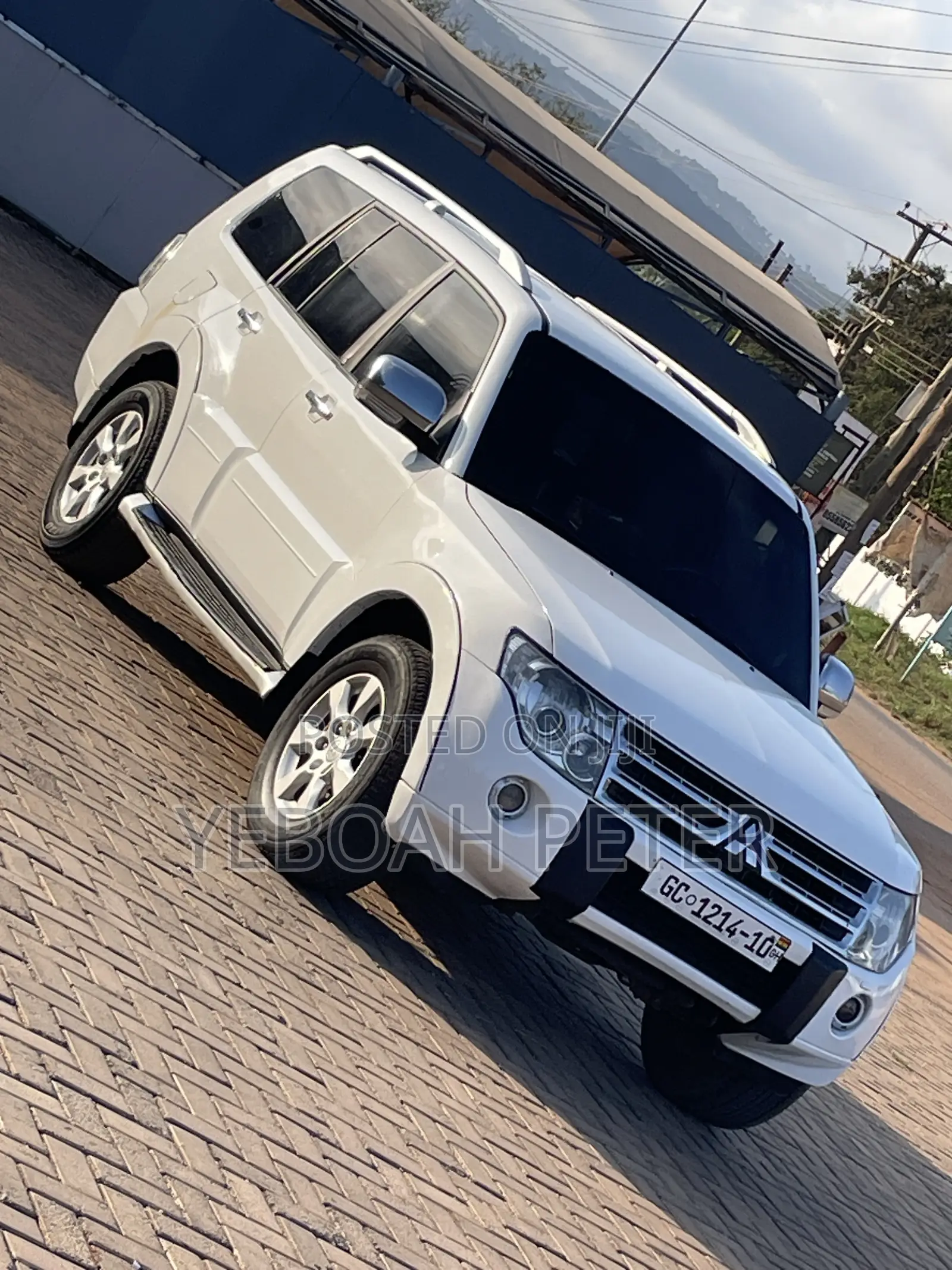 Mitsubishi Pajero 2010 White