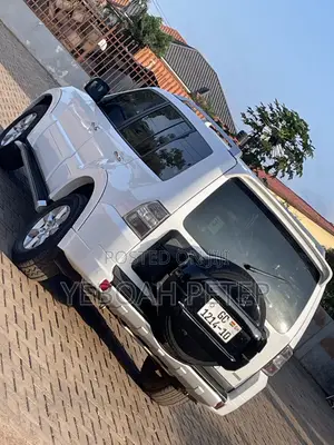 Mitsubishi Pajero 2010 White
