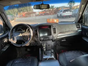 Mitsubishi Pajero 2010 White
