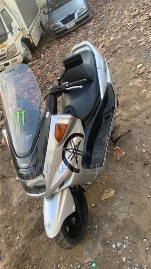 Yamaha Majesty 2022 Silver