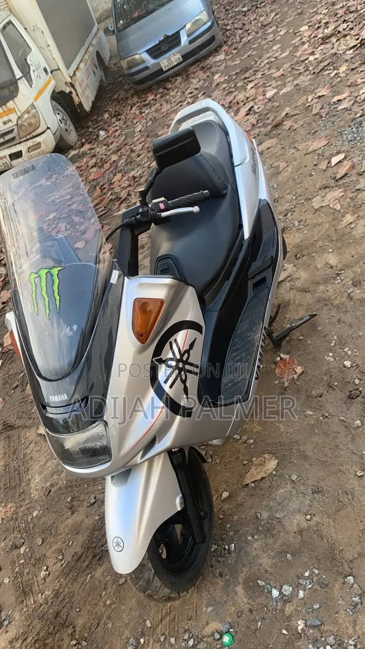 Yamaha Majesty 2022 Silver